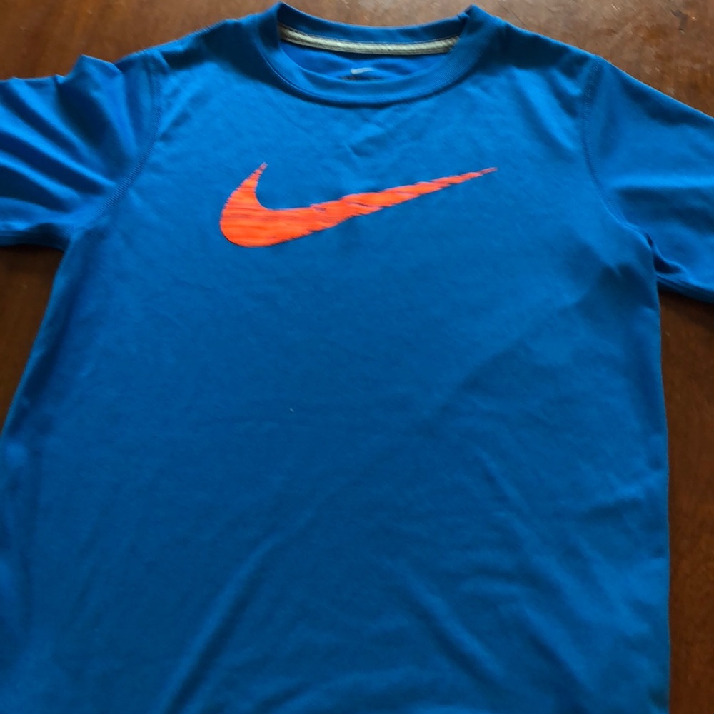 Nike youth tee shirt